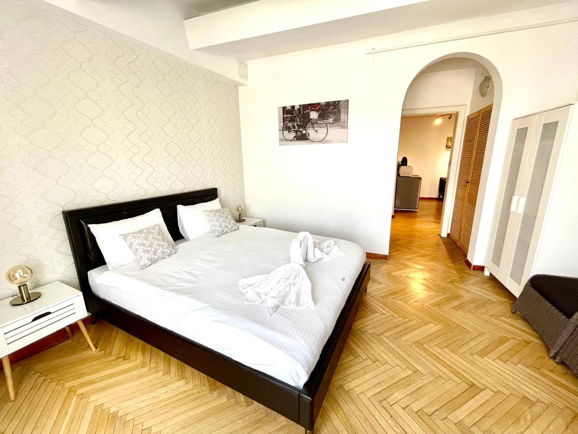 Metropole Apartments - Old City Bucharest Exterior photo